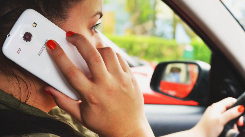 Fléau pour la sécurité routière, le téléphone au volant / Photo Breakingpic - Pexels