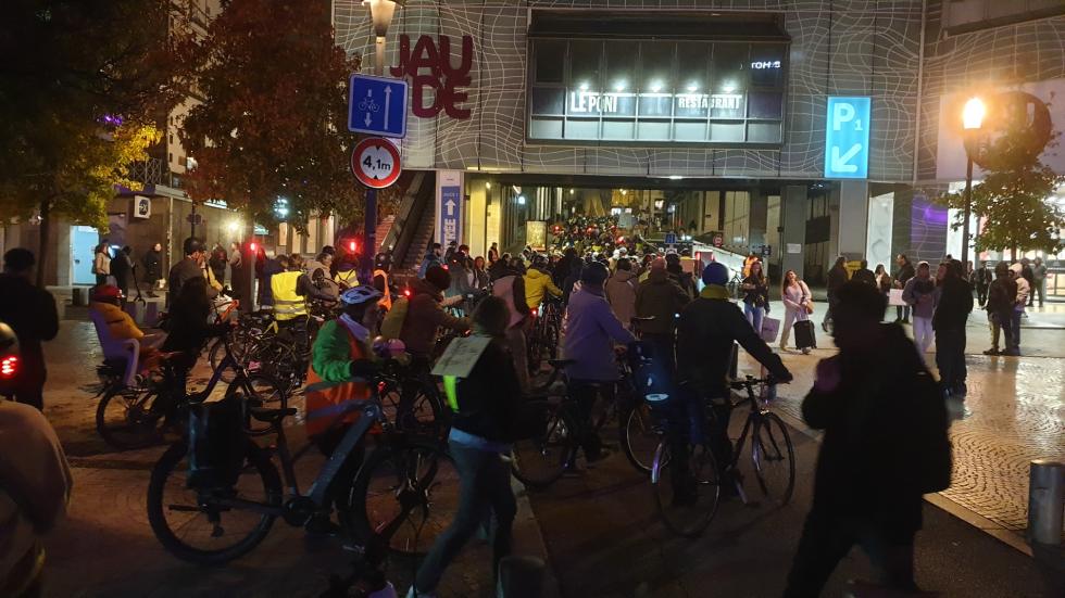La poussée infernale, vélorution contre le pied à terre / Photo 7 Jours à Clermont