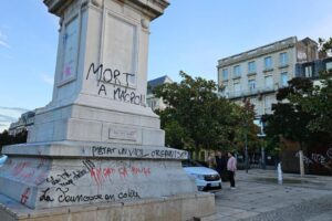 La statue de Desaix vandalisée Photo 7 Jours à Clermont